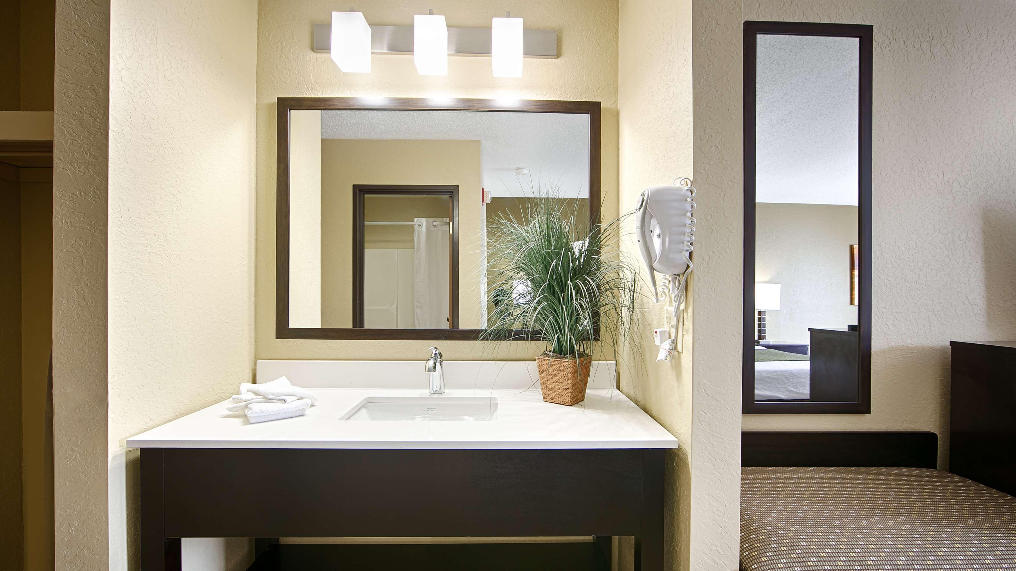 Best Western Norwalk Exterior photo